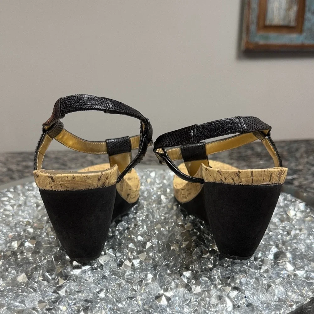Chaps Raevyn thong Black Cork Wedge Sandals EUC 7.5